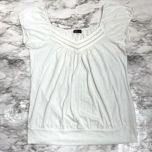 Agenda White Crochet Accent Sleeveless Ruffled Shoulder Top Womens Size Small